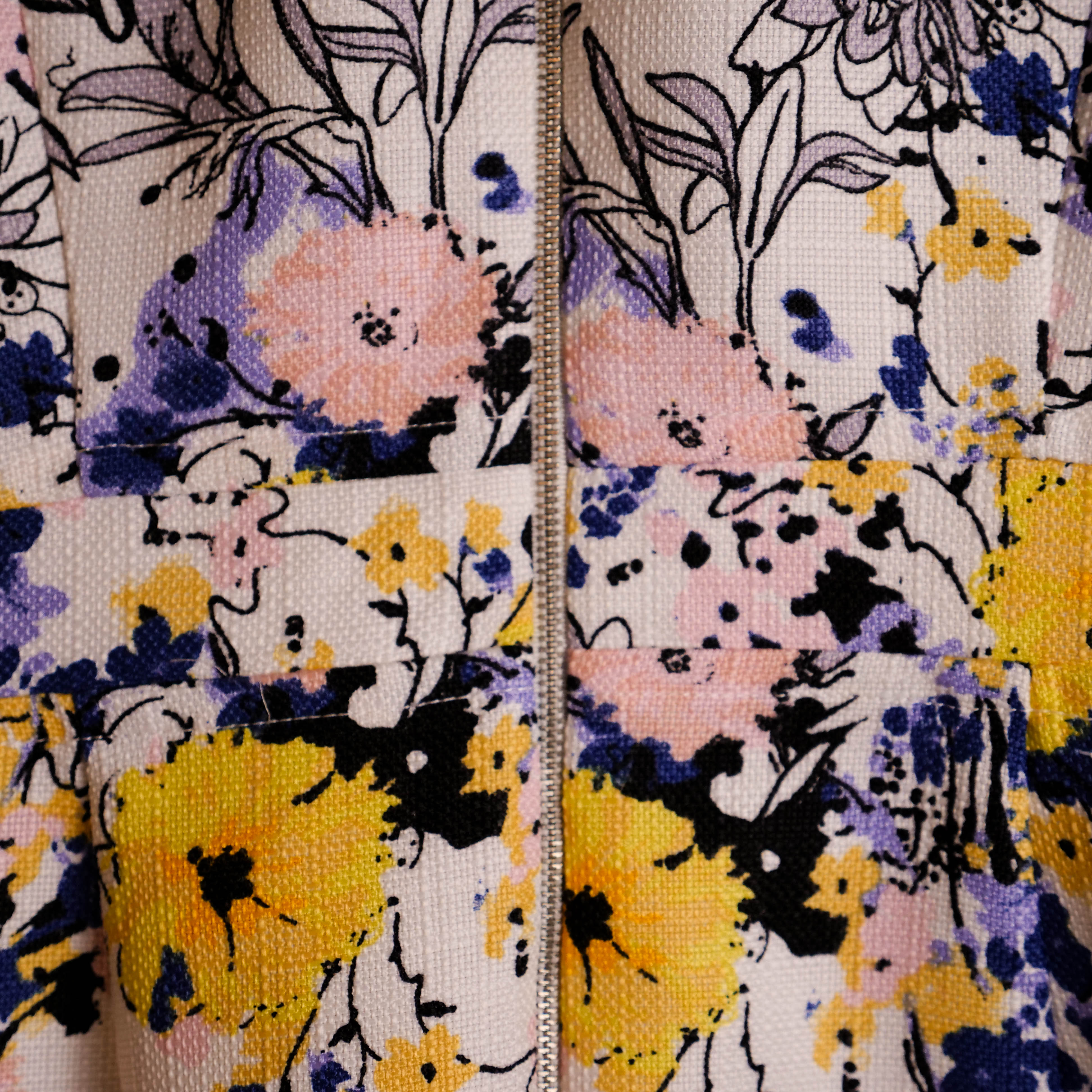 Robe courte fleurie  sans manche